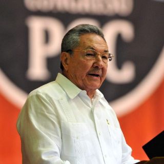 Cuba debate modernización de comunismo y reforma económica