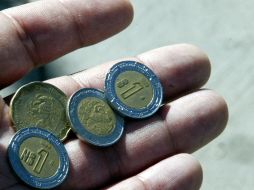 El peso inicia el día con una pérdida de 0.45 por ciento. ARCHIVO  /