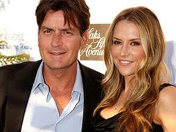 En el acuerdo de separación entre Sheen y Mueller se estableció que ambos tendrán que realizarse pruebas antidrogas aleatorias.ESPECIAL  /