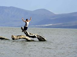 El lago de Chapala cuenta con cinco mil 420 millones de metros cúbicos. E. PACHECO  /
