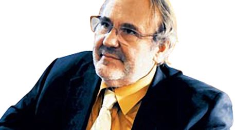 POR ANTONIO NAVALÓN  /