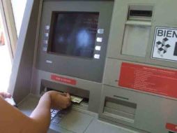 Intentaban llevarse los cajeros que se encuentran dentro del banco. ARCHIVO  /