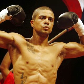 Vázquez se entrena para pelea contra Arce