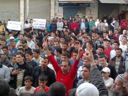 Inconformes se manifiestan contra el gobernante Bachar Al Assad, en Banias. AFP  /