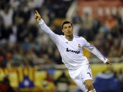 Cristiano Ronaldo festeja tras marcar un gol ante Barcelona, durante tiempo extra. EFE  /