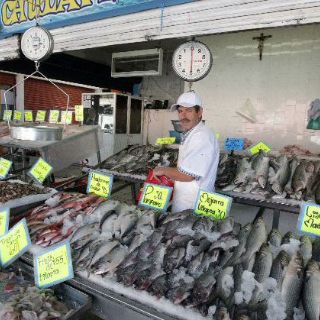 Comerciantes de pescado, a la espera de las mayores ventas del año
