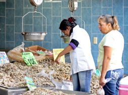 El camarón de tamaño medio es el más demandado por el consumidor. Actualmente se cotiza a 120 pesos el kilogramo. E. BARRERA  /