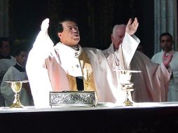 El arzobispo de México, Norberto Rivera, celebró la homilía de la Misa Crismal en la Catedral Metropolitana. NTX  /