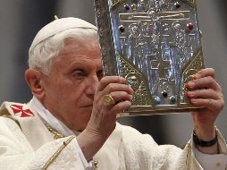 El Papa Benedicto XVI durante la celebración de la Misa Crismal. EFE  /