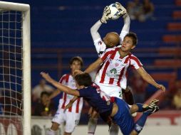 Pedro Pérez del Necaxa durante el encuentro ante Atlante. MEXSPORT  /