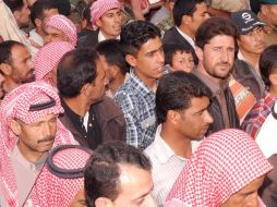 Procesión del funeral del oficial Abdul-Samad Ibrahim al-Dabko. Durante un mes, las protestas para exigir reformas se han desatado. EFE  /