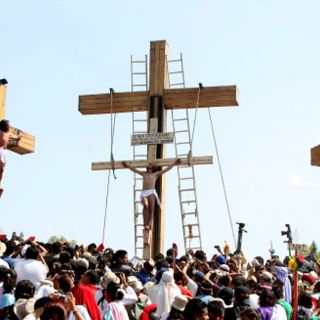 Depositan cuerpo del Cristo de Iztapalapa en el Santo Sepulcro