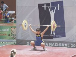 La pesista jalisciense Fátima Luna ganó medalla de oro en la división de 58 kilos. ESPECIAL  /