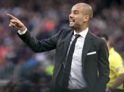 El técnico del conjunto blaugrana, durante el partido disputado hoy ante el Osasuna. EFE  /