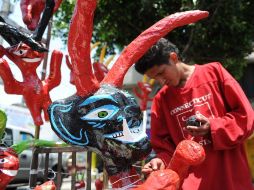 La quema de máscaras que hacen los yaquis en Sonora son similares a las que se hacen en el Estado de México. EFE  /