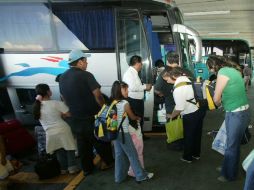La violencia imperante en la autopistas de la entidad afecta directamente a los autobuses de pasajeros. ARCHIVO  /