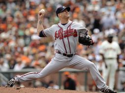 El lanzador de los Bravos, Tim Hudson, durante el partido ante Gigantes. EFE  /