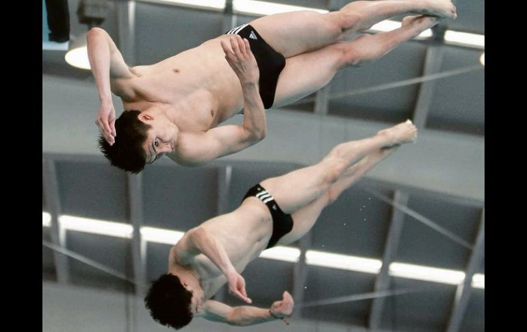 Los mexicanos Daniel Islas y Yahel Castillo sumaron una medalla dorada a la cuenta de la delegación mexicana. MEXSPORT  /