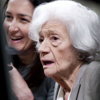 Feliz y nerviosa se siente Ana María Matute por recibir el Premio Cervantes