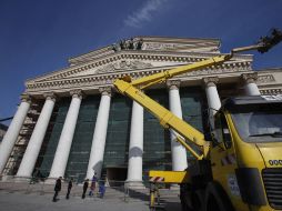 Las producciones del afamado ballet Bolshoi y de ópera han continuado en un teatro cercano. AP  /