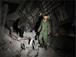 Complejo residencial de Gadhafi destruido por aviones de la OTAN. EFE  /