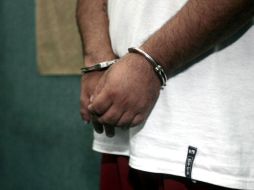 El sujeto fue detenido mientras circulaba con actitud sospechosa por la Av. Lázaro Cárdenas. ARCHVO  /