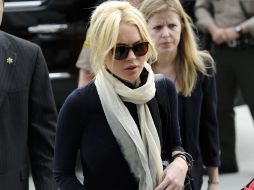 Lohan fue condenada a 120 días de prisión por robo y aunque obtuvo su libertad por fianza aún deberá hacer servicio comunitario.REUTERS  /