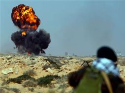 Silvio Berlusconi anuncia a Obama su participación en bombardeos a Libia. ARCHIVO  /