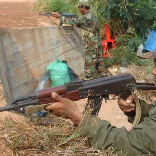 Urgen solucionar conflicto entre Camboya y Tailandia