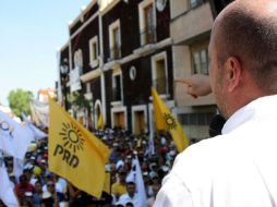 De acuerdo con Alfaro, un numeroso grupo de militantes del sol azteca busca una renovación interna del partido. ARCHIVO  /