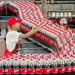 Coca Cola registra ganancia de mil 900 MDD en primer trimestre de 2011