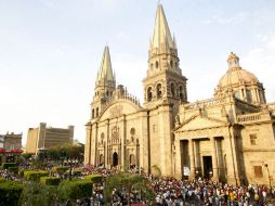 Unas 120 mil personas participaron durante el Jueves Santo en el ritual católico de la visita a los siete templos. ARCHIVO  /