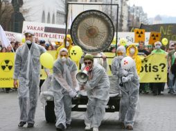 En un marco de protestas en todo el mundo contra la energía nuclear se conmemoró el 25 aniversario del accidente de Chernóbil. AFP  /