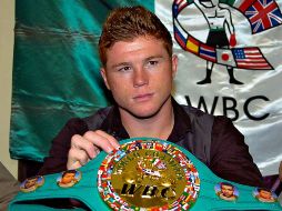 Saúl 'El Canelo' Álvarez en conferencia de prensa hoy en la Ciudad de México. MEXSPORT  /