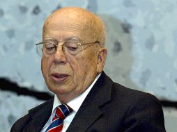 Gonzalo Rojas falleció ayer a la edad de 93 años, luego de permanecer dos meses gravemente enfermo. EFE  /