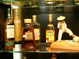 La cadena de producción del tequila auténtico se fortalece luego de la publicación de esta reforma, considera Ramón González. ARCHIVO  /