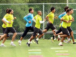 Jugadores del Monterrey trotan durante el entrenamiento rayado, con miras a enfrentar al Real Salt Lake. MEXSPORT  /
