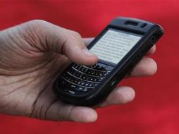 Las operadores de celulares iniciaron a ofrecer servicios de Black Berry en el 2007. REUTERS  /