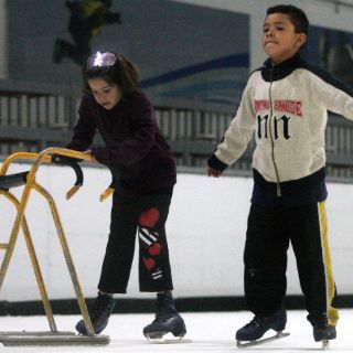 Pistas de patinaje, esparcimiento sobre ruedas