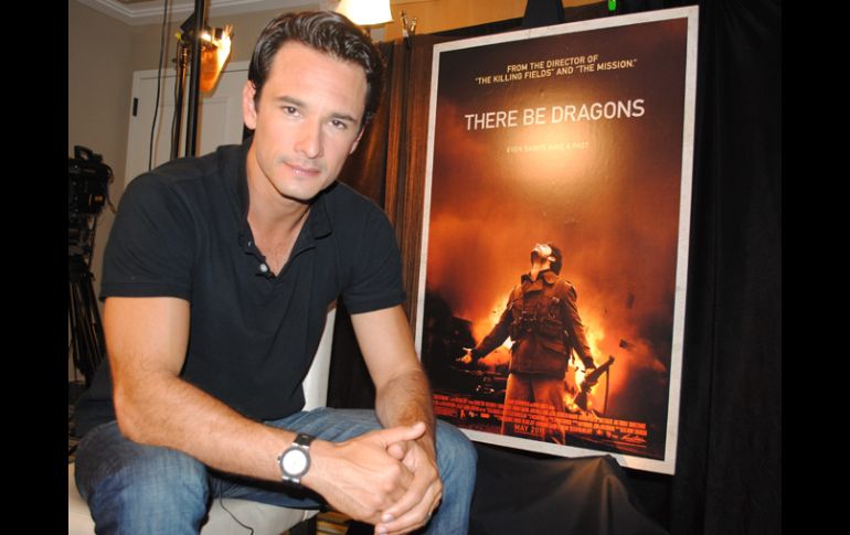 Santoro espera tener éxito con la película There be Dragons, que estrenará en Estados Unidos el próximo 6 de mayo.EFE  /