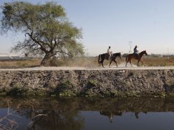 Desde el lunes pasado no ingresa ''una sola gota'' de aguas residuales al Canal de Las Pintas, informa el SIAPA. S. NÚÑEZ  /