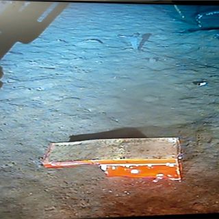 Encuentran chasis de la caja negra de Air France