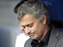 Mourinho dice que el Barcelona pactó con los árbitros para favorecerse en el resultado. REUTERS  /