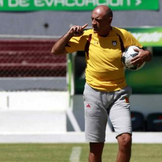 'Chelis' considera que rivales le faltan el respeto a Estudiantes