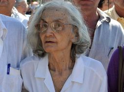 La poeta se impuso a otros 56 candidatos y logró obtener el premio. EFE  /