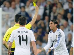 Ramos fue amonestado en el partido de ida de la semifinales de la Champions League. EFE  /