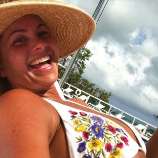 Expone Lucero su belleza en Twitter