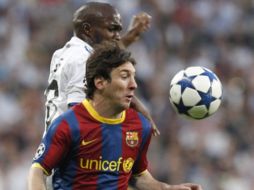 El partido de ida de la Champions se calentó con faltas, amonestaciones y expulsiones. REUTERS  /