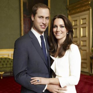 Kate y Guillermo agradecen cariño del público a horas de su boda