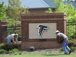 Actividades en la sede de entrenamiento de los Halcones de Atlanta, cerrada. AP  /